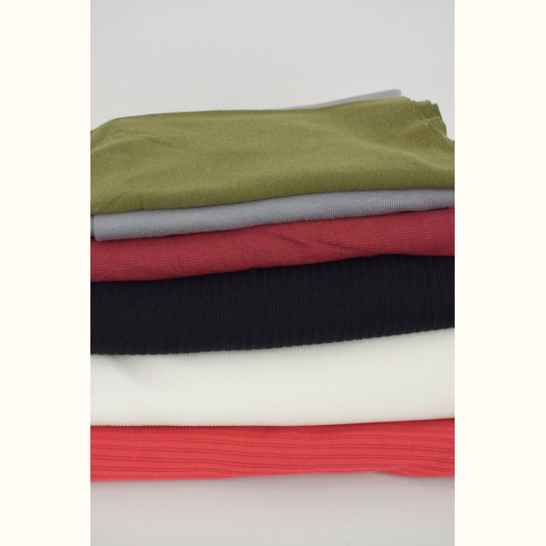 Stor stofpakke med ribstof