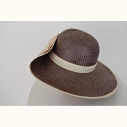 Brun sommerhat