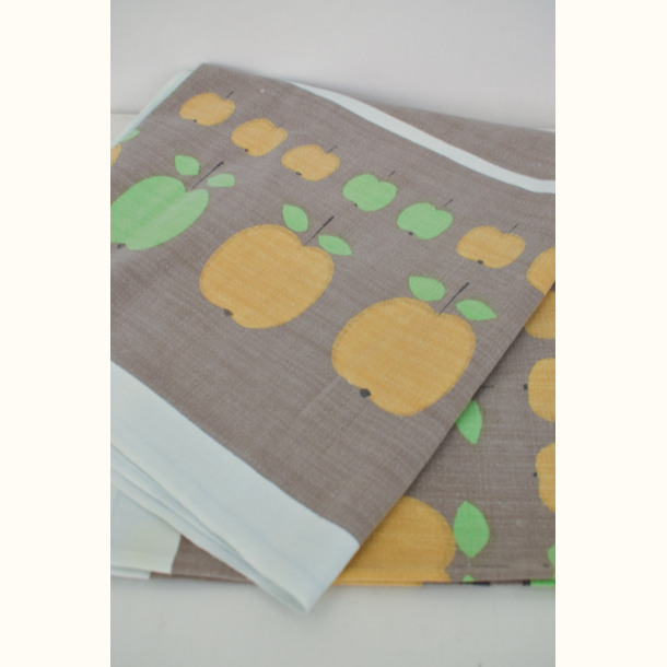 Retro dug med �bler